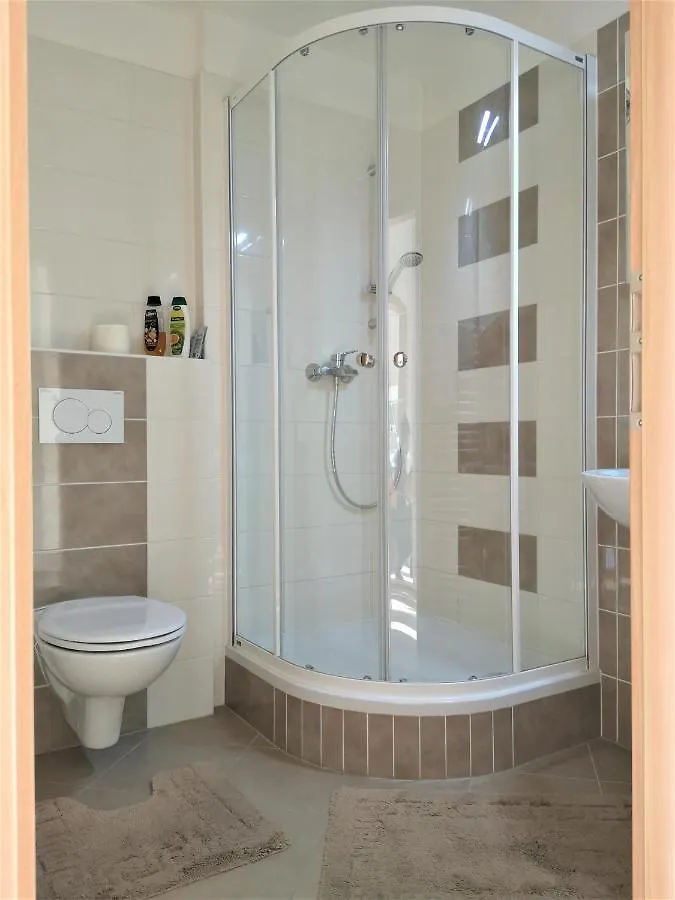 New Apartment With Garage Parking برنو جمهورية التشيك